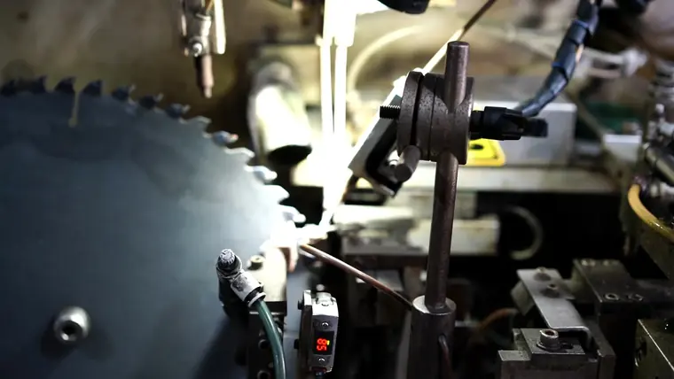 TCT saw blade tooth grinding process for custom circular saw blades