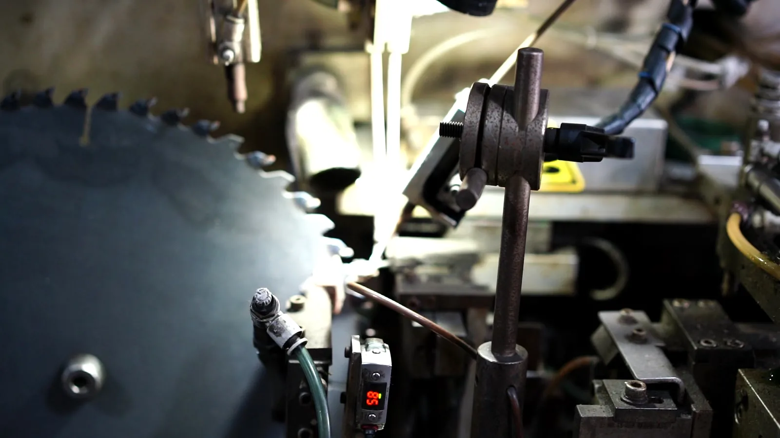 TCT circular saw blade tooth grinding for OEM saw blades
