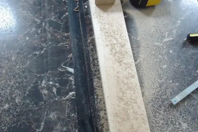 Wood MDF laminate panel cutting application with circular saw blade for furniture board and clean edge cutting